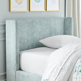 Kendra Scott Shelter Upholstered Classic Bed