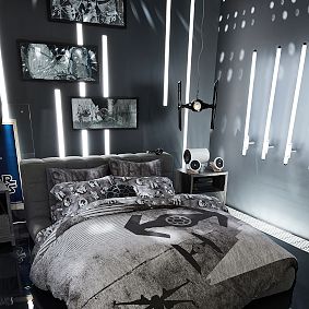 <em>Star Wars</em>™ TIE Fighter™ Pendant