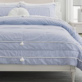 Chambray Tassel Quilt