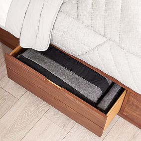 Sutton Bed, Walnut