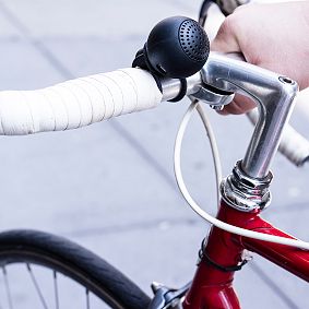 Kikkerland Loop Wireless Speaker