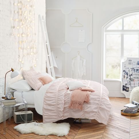 Pucker-Up Bedroom