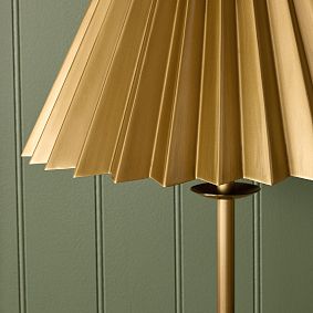 Chris Loves Julia Table Lamp (23")