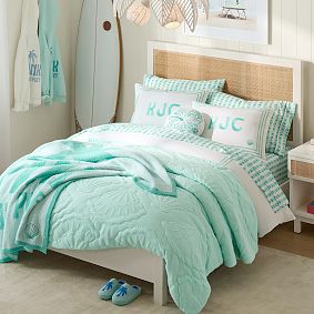 Pink Palm Puff Cloud Quilt