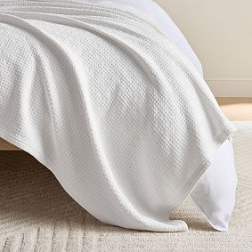 Open Box: Cotton Woven Bed Blanket, Twin/Twin XL - White