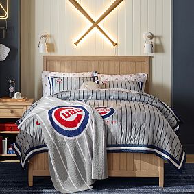 <em>MLB</em><sup>&trade;</sup><em>Chicago Cubs</em><sup>&trade;</sup> Fuzzy Throw