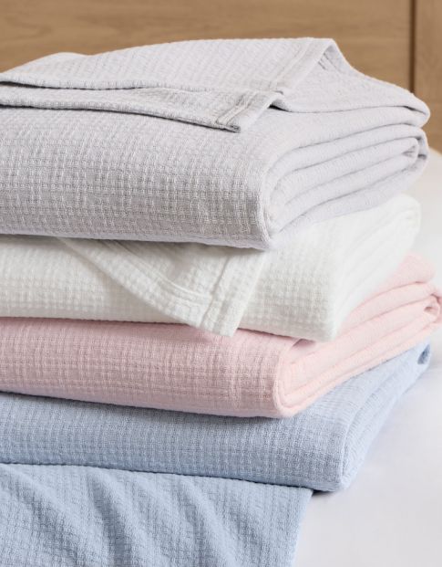 Blankets &amp; Throws
