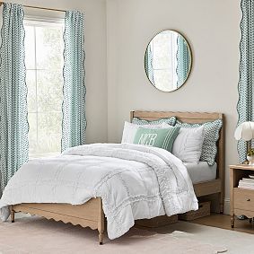 New England Scallop Light-Filtering Curtain
