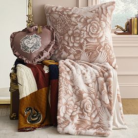 Harry Potter<sup>&trade;</sup> Heirloom Throw