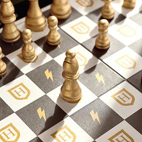 Harry Potter<sup>&trade;</sup> Hogwarts<sup>&trade;</sup> Castle Chess Set (9"x12")