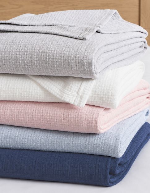 Blankets &amp; Throws