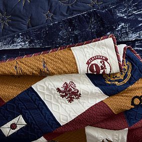 Harry Potter<sup>&trade;</sup> Heirloom Throw