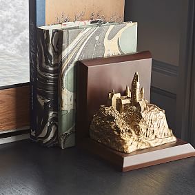 Harry Potter<sup>&trade;</sup> Sculpted Hogwarts<sup>&trade;</sup> Bookends