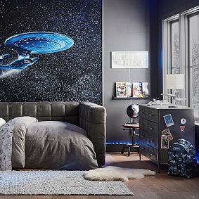 <em>Star Trek</em><sup>&trade;</sup> Enterprise Table Lamp