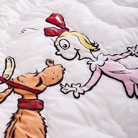 Dr. Seuss's The Grinch<sup>&trade;</sup> Tufted Quilt