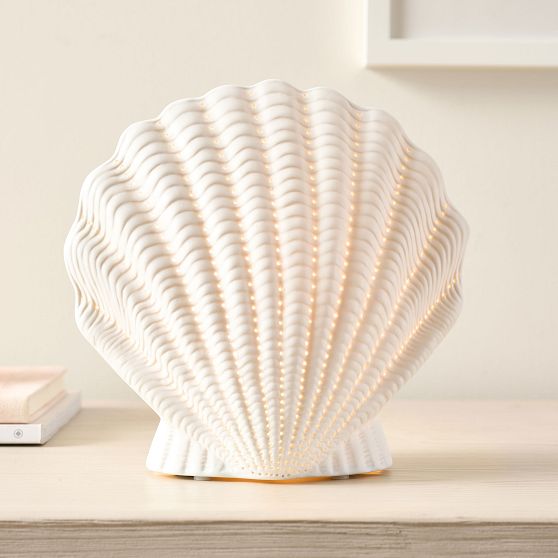 Clamshell Table Lamp (9