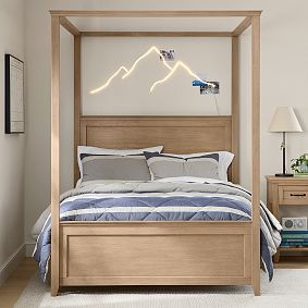 Hampton Canopy Bed