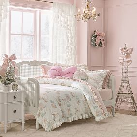 LoveShackFancy Bow Trellis Rug