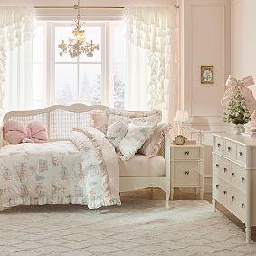 LoveShackFancy Bow 7-Drawer Dresser (56w x 20d")