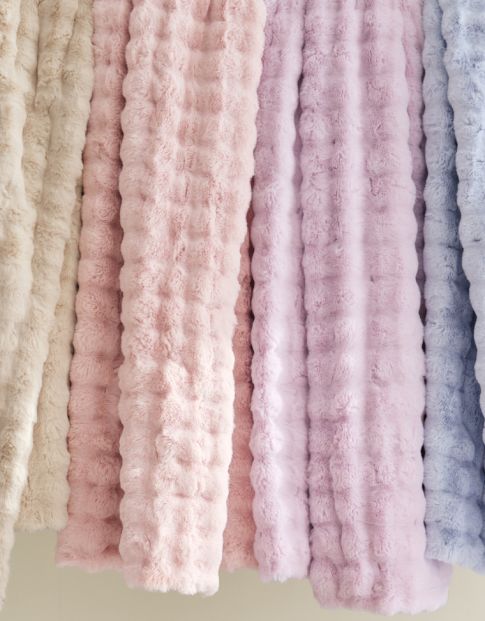 Blankets &amp; Throws