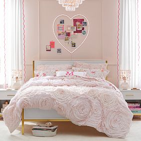 Monique Lhuillier Rosette Quilt