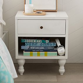 Bellevue Nightstand (19")