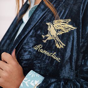Harry Potter<sup>&trade;</sup> Ravenclaw<sup>&trade;</sup> Velvet Robe