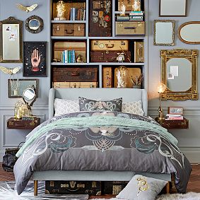 FANTASTIC BEASTS<sup>&trade;</sup> Velvet Vision Palm Wall Art