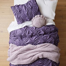 Cozy Pom Throw