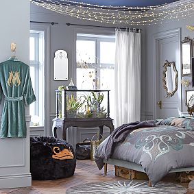FANTASTIC BEASTS<sup>&trade;</sup> MINISTRY OF MAGIC<sup>&trade;</sup> Robe