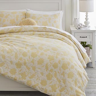 Matelassé Floral Duvet Cover and Sham