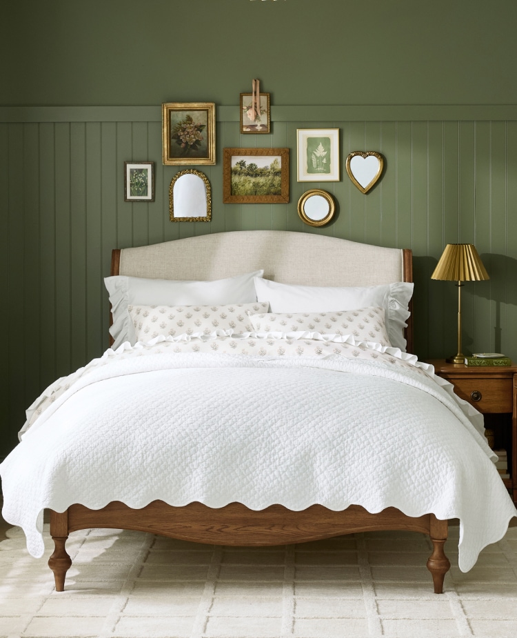 Chris Loves Julia Shop Rooms