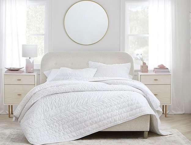 Minimal white bedding