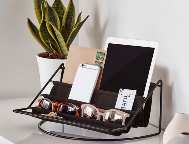 Hammock organizer with tablet and sunglasses Hammock organizer with tablet and sunglasses