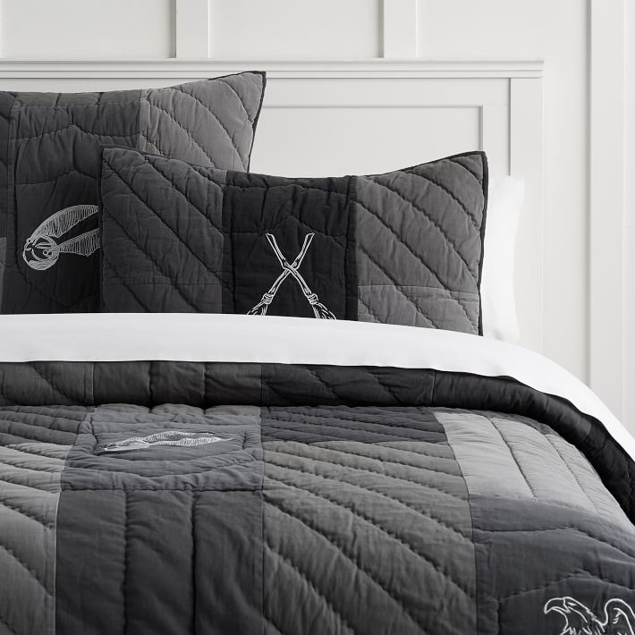 HARRY POTTER™ QUIDDITCH™ Boy's Quilt + Sham Pottery Barn Teen