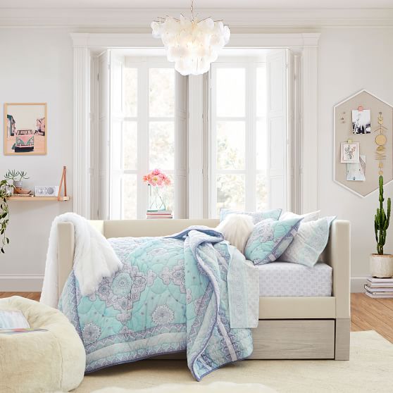 Pottery Barn Teen Daybed