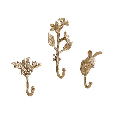 gold wall hooks        
        <figure class=