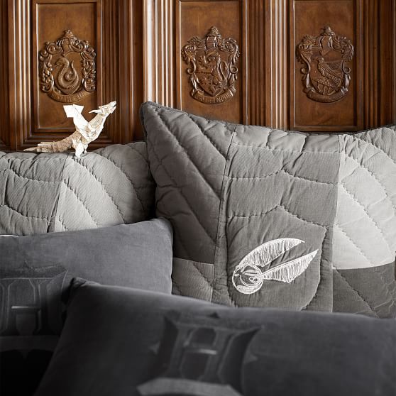 HARRY POTTER™ QUIDDITCH™ Boy's Quilt + Sham Pottery Barn Teen