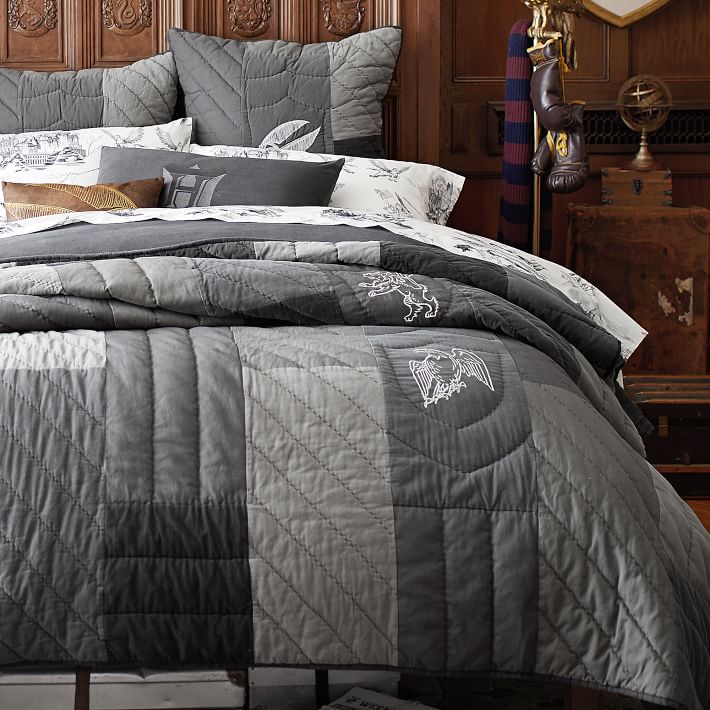 HARRY POTTER™ QUIDDITCH™ Boy's Quilt + Sham Pottery Barn Teen