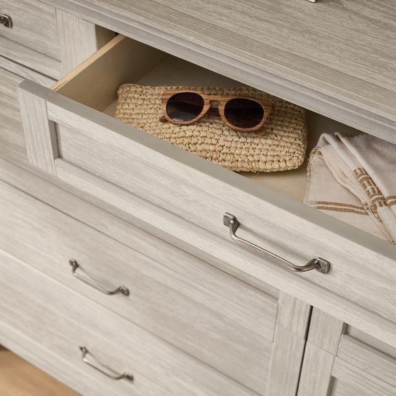 Hampton 9-Drawer Grand Dresser | Pottery Barn Teen
