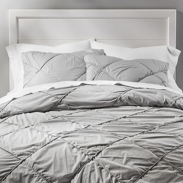 https://assets.ptimgs.com/ptimgs/rk/images/dp/wcm/202328/0169/diamond-dream-duvet-cover-o.jpg