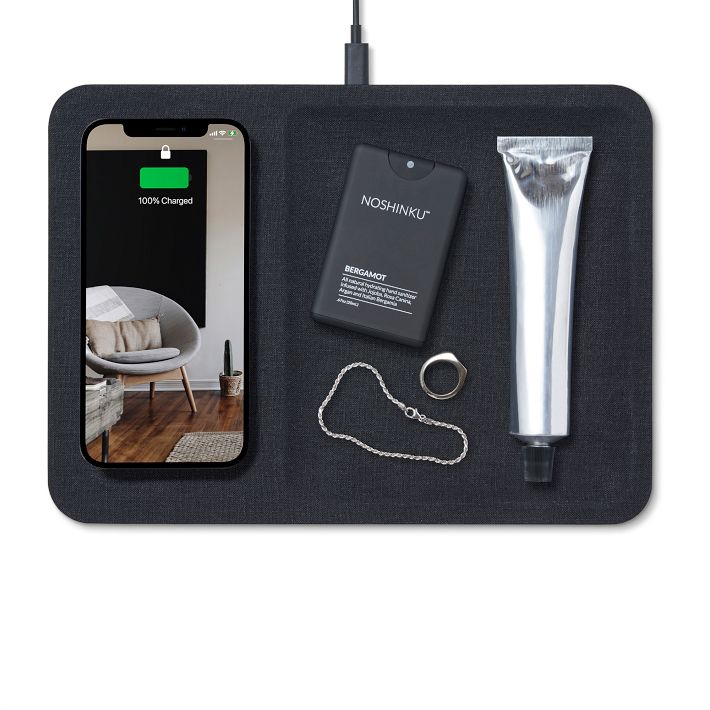 https://assets.ptimgs.com/ptimgs/rk/images/dp/wcm/202329/0047/courant-catch3-essentials-wireless-charging-tray-o.jpg