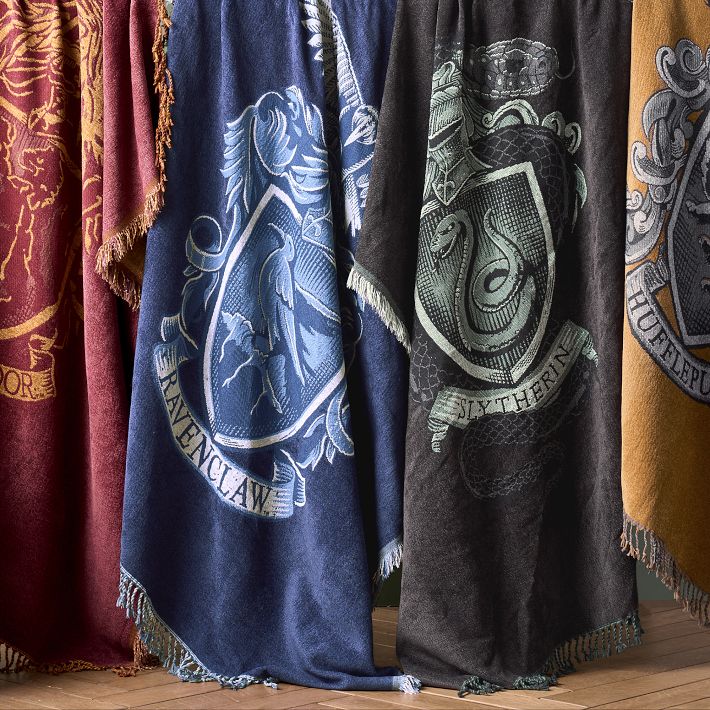 Harry Potter&#8482; Chenille Crest Throw