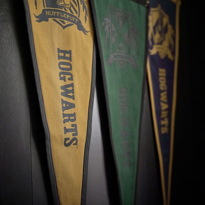 HARRY POTTER™ RAVENCLAW™ Pennant, Wall Decor