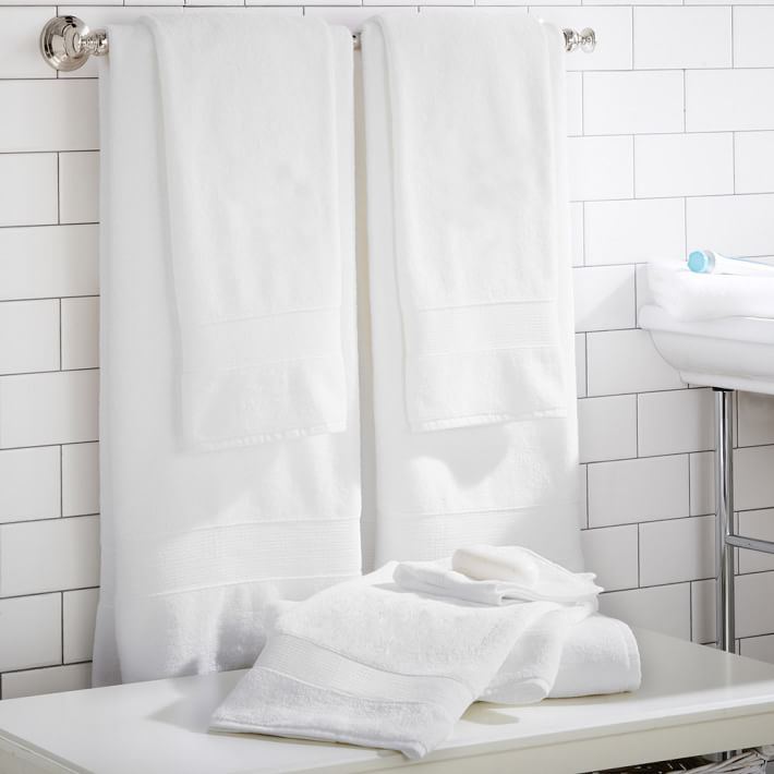 PBteen Classic Organic Mini Dot Appliqu&#233; Bath Towels