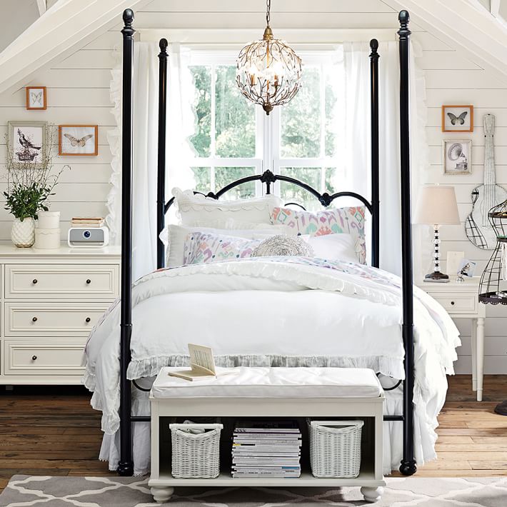 Pottery barn end online of bed bench