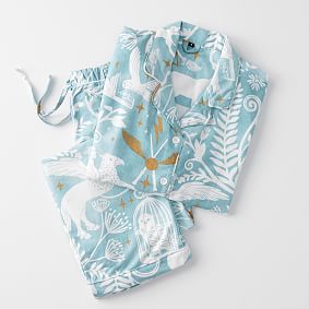https://assets.ptimgs.com/ptimgs/rk/images/dp/wcm/202342/0250/harry-potter-magical-damask-organic-flannel-pajama-set-mys-h.jpg