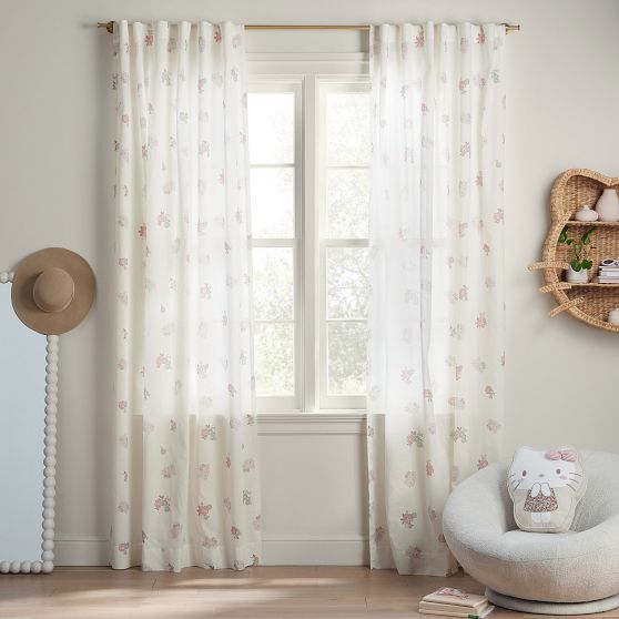 Living Room With Attractive Floral Curtains