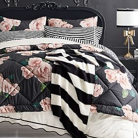 Emily &amp; Meritt Bed of Roses Comforter - Ivory/Black