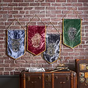 Harry Potter&#8482; Gryffindor&#8482; Oxford Pennant